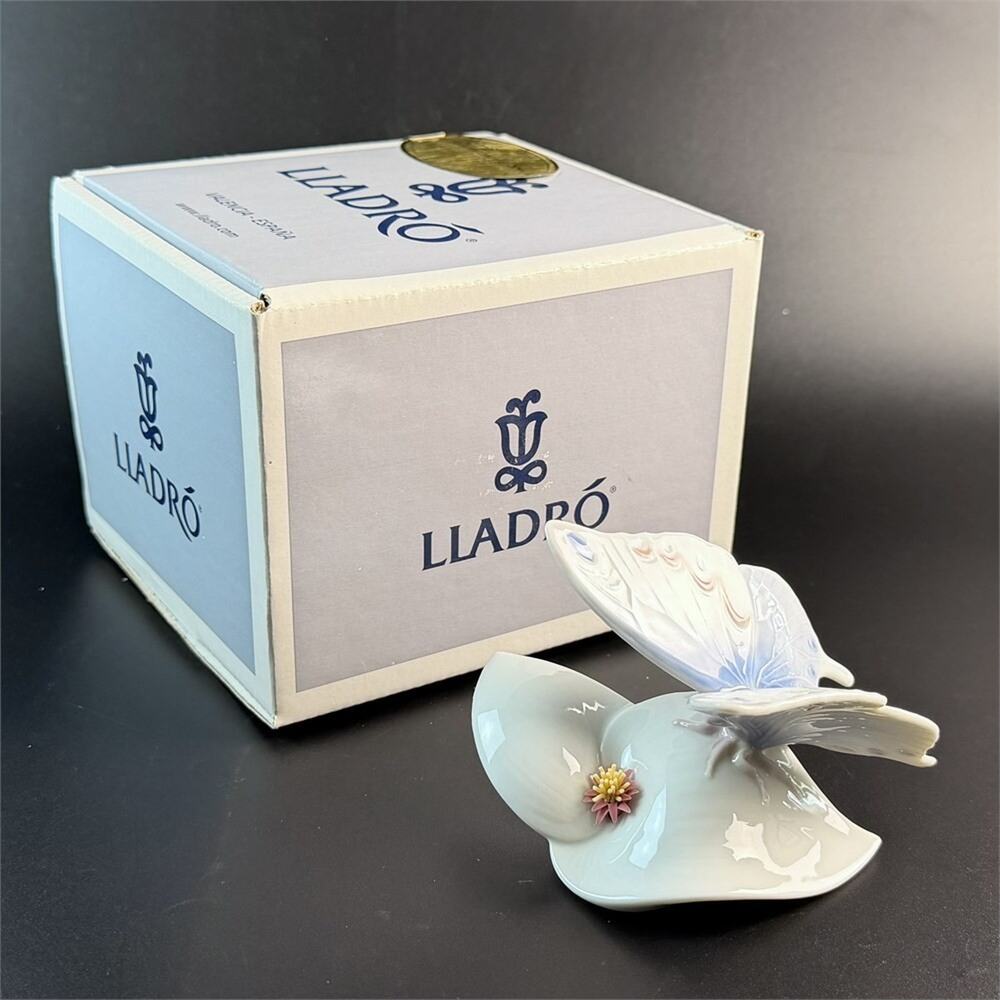 Lladro Morning Calm Butterfly Figurine #6589 Vintage Spain Porcelain with Box